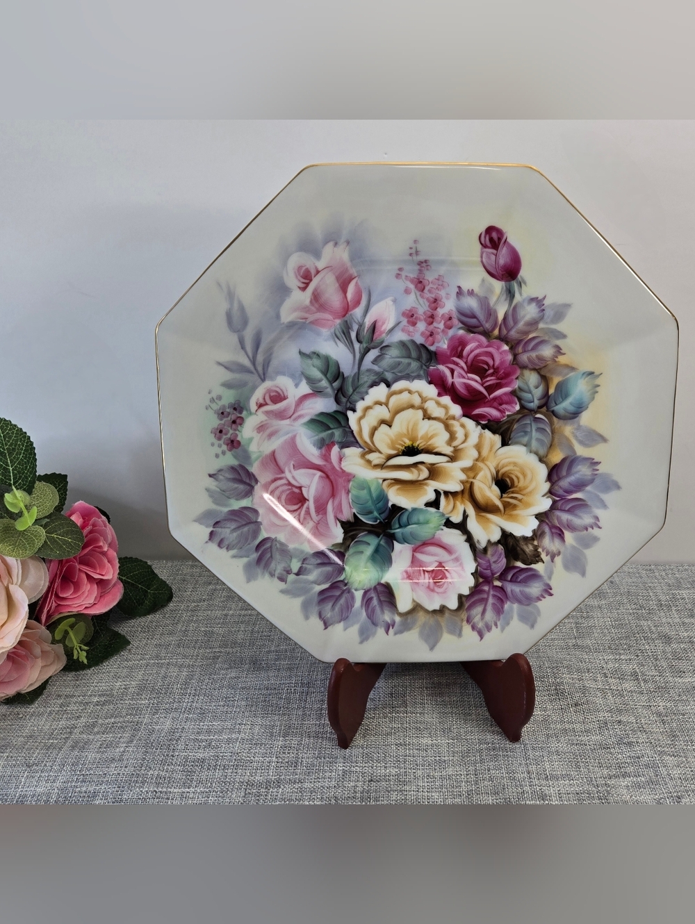 Japanese Hand Painted Floral Multicolored‎ Roses, Decorative Octogonal Plate 10"